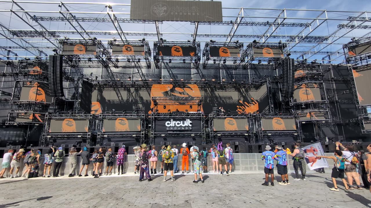 Circuit Grounds Main Stage